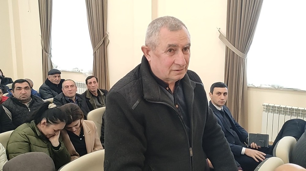 Seymur Orucov növbəti səyyar görüşünü Vurğun qəsəbəsində keçirdi